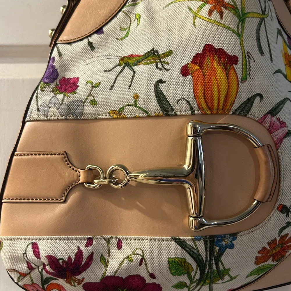 Gucci Floral Canvas Shoulder Bag with Tan Leather and Gold Hardware - Picture 4 of 7